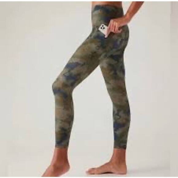 Athleta Salutation Stash 7/8 Tight Women's Medium Abstract Olive Legging - Picture 2 of 8